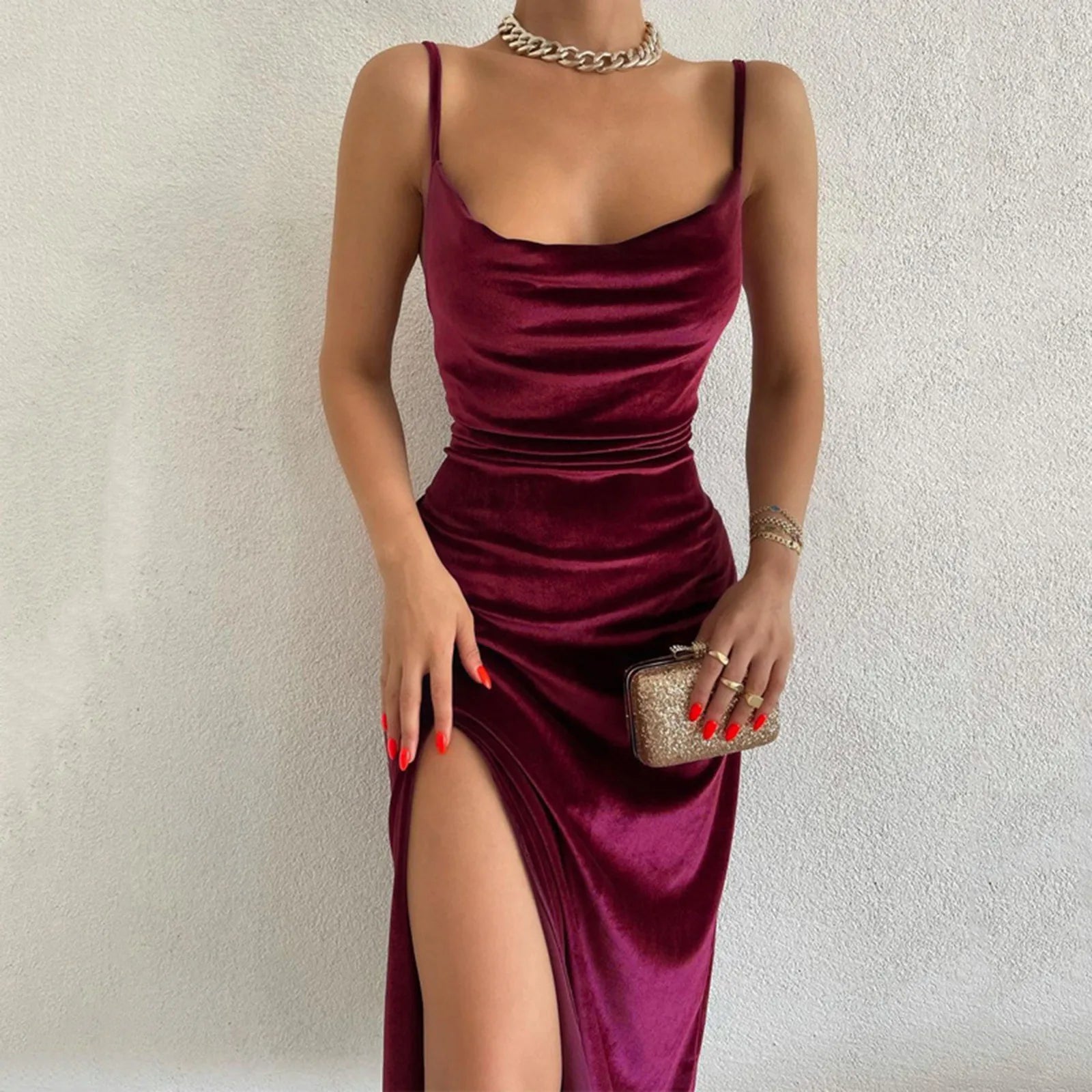 Elegant dress for women | bodycon dress below the knee | sleeveless | with bare shoulders | BEGOGI SHOP | Red
